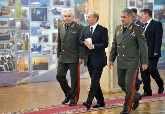 Tổng thống Putin và các quan chức cao cấp của quân đội Nga